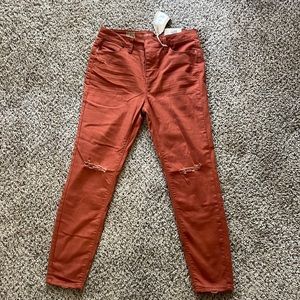 Mid rise skinny jeans